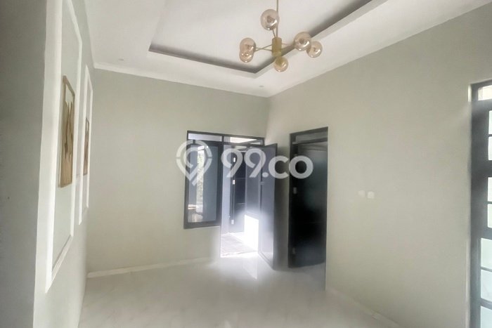 DIJUAL CEPAT! Rumah Ready Stock Lokasi Premium Gunung Pati, LT 136m2m² Bangunan 100m2m² DIJUAL CEPAT! Rumah Ready Stock Lokasi Premium Gunung Pati, LT 136m2m² Bangunan 100m2m²
