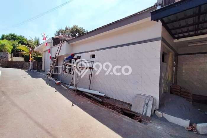 DIJUAL CEPAT! Rumah Ready Stock Lokasi Premium Gunung Pati, LT 136m2m² Bangunan 100m2m² DIJUAL CEPAT! Rumah Ready Stock Lokasi Premium Gunung Pati, LT 136m2m² Bangunan 100m2m²