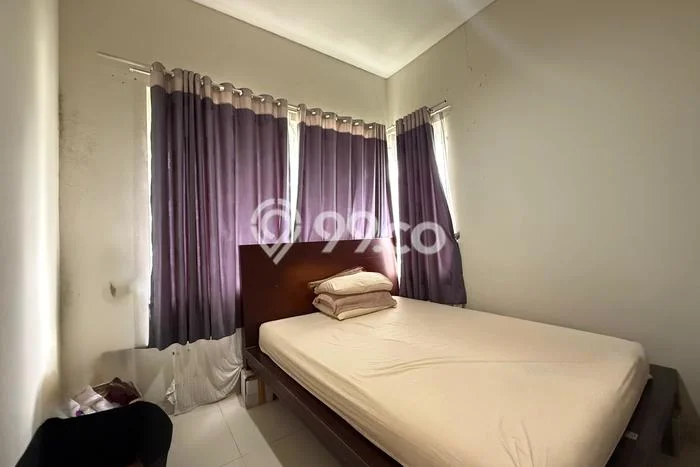 Disewakan! Rumah 4 Kamar Tidur &
3 Kamar Mandi di Sentul City, Bogor Disewakan! Rumah 4 Kamar Tidur &
3 Kamar Mandi di Sentul City, Bogor