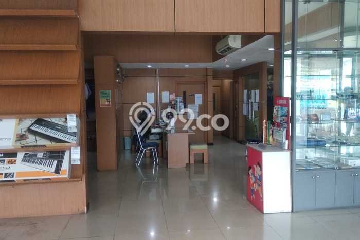 Rumah Mewah Siap Huni LT 302m2 di Cinere, Depok Rumah Mewah Siap Huni LT 302m2 di Cinere, Depok