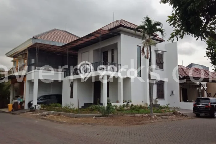 Rumah Mewah LB 180m2 Siap Huni Desain Elegan di Ketintang, Surabaya Rumah Mewah LB 180m2 Siap Huni Desain Elegan di Ketintang, Surabaya