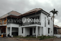 Rumah Mewah LB 180m2 Siap Huni Desain Elegan di Ketintang, Surabaya Rumah Mewah LB 180m2 Siap Huni Desain Elegan di Ketintang, Surabaya