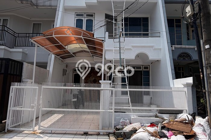 Rumah sewa siap pakai 4 Kamar Tidur di Green garden, Jakarta Barat Rumah sewa siap pakai 4 Kamar Tidur di Green garden, Jakarta Barat