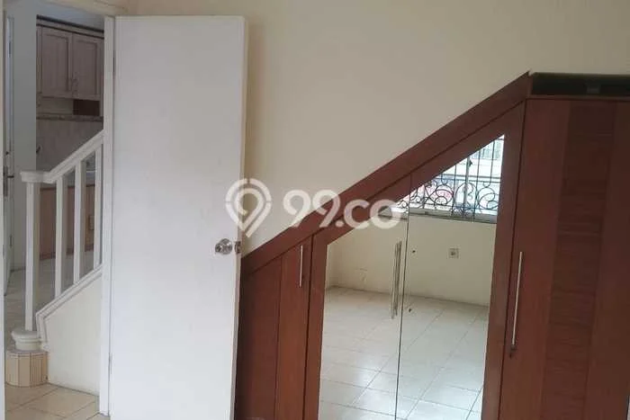 Hunian Strategis 3 KT LB 85m2 Kondisi Bagus di Lippo Karawaci Hunian Strategis 3 KT LB 85m2 Kondisi Bagus di Lippo Karawaci