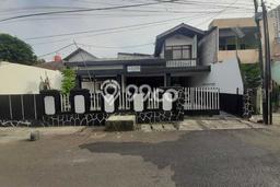 Ready to Use! Premium House LT 302m2 Desain Modern di Setiabudi Ready to Use! Premium House LT 302m2 Desain Modern di Setiabudi