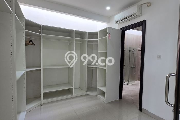 Rumah sewa siap pakai 4 Kamar Tidur di Alam Sutera, Tangerang Rumah sewa siap pakai 4 Kamar Tidur di Alam Sutera, Tangerang