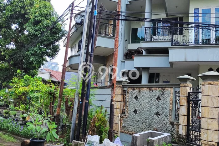 For Sale! Luxury House LT 381m2 Desain Modern di Kedoya For Sale! Luxury House LT 381m2 Desain Modern di Kedoya