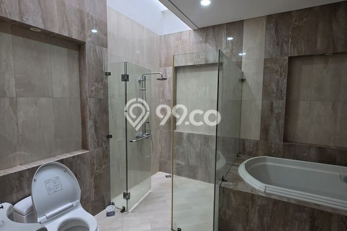 Rumah sewa siap pakai 4 Kamar Tidur di Alam Sutera, Tangerang Rumah sewa siap pakai 4 Kamar Tidur di Alam Sutera, Tangerang