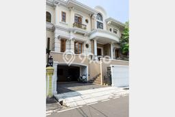 Siap Huni Rumah Mewah 5 Kamar di Cempaka Putih Dekat ke Mana Pun Siap Huni Rumah Mewah 5 Kamar di Cempaka Putih Dekat ke Mana Pun
