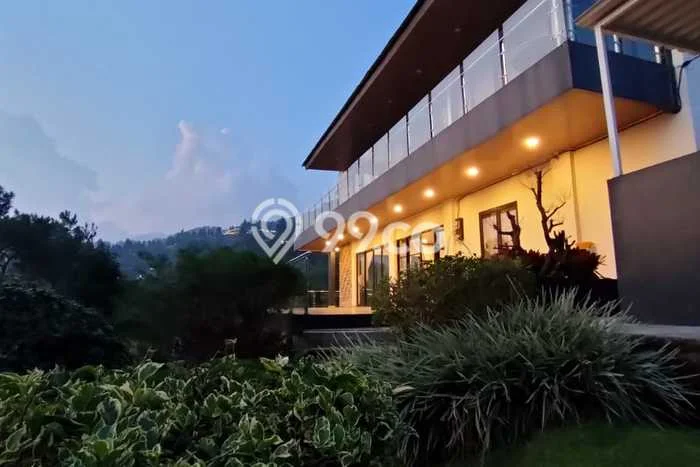 LOKASI TERBAIK! Vila di Cisarua, Dimensi 1706m2m², Area Premium dengan jalan bagus LOKASI TERBAIK! Vila di Cisarua, Dimensi 1706m2m², Area Premium dengan jalan bagus
