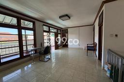 For Sale! Premium House LT 400m2 Desain Elegan di Tuban For Sale! Premium House LT 400m2 Desain Elegan di Tuban