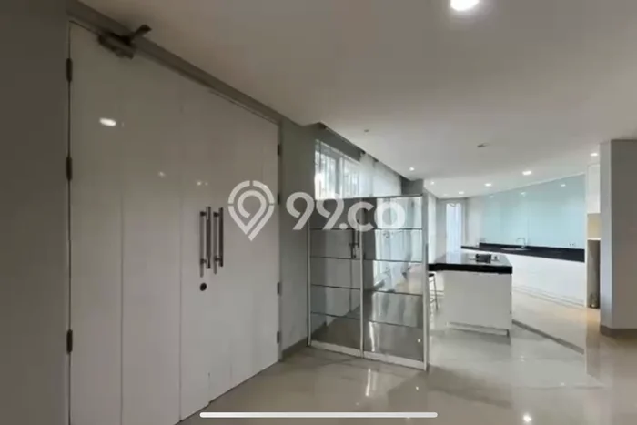 Disewakan! Rumah 5 Kamar Tidur &
4 Kamar Mandi di Pantai Indah Kapuk, Jakarta Utara Disewakan! Rumah 5 Kamar Tidur &
4 Kamar Mandi di Pantai Indah Kapuk, Jakarta Utara
