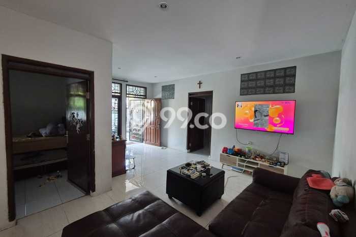 Rumah Modern 4 KT di Taman Kopo Indah Bandung Semi Furnished Rumah Modern 4 KT di Taman Kopo Indah Bandung Semi Furnished