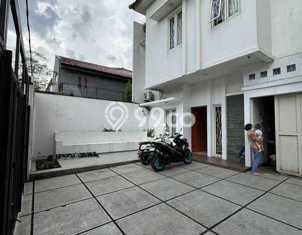 For Sale Hunian Rumah Terawat 4 Kamar di Buah Batu, Bandung For Sale Hunian Rumah Terawat 4 Kamar di Buah Batu, Bandung