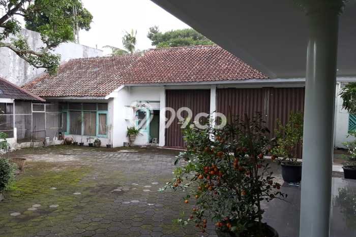 Rumah Asri dengan 7 Kamar Tidur di Kawasan Cipaku, Bandung Rumah Asri dengan 7 Kamar Tidur di Kawasan Cipaku, Bandung