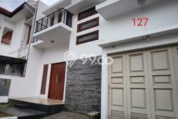 Rumah di pondok indah 2 Lantai SHM Bagus Rumah di pondok indah 2 Lantai SHM Bagus