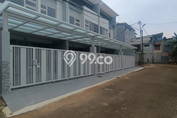 BEST DEAL! Rumah di , 3 KT, Dekat Fasilitas Umum, Luas 116m2m² Bangunan 242m2m² BEST DEAL! Rumah di , 3 KT, Dekat Fasilitas Umum, Luas 116m2m² Bangunan 242m2m²