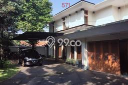 Rumah Luxury Modern Tanpa Renovasi di Pejaten Jakarta Selatan Rumah Luxury Modern Tanpa Renovasi di Pejaten Jakarta Selatan