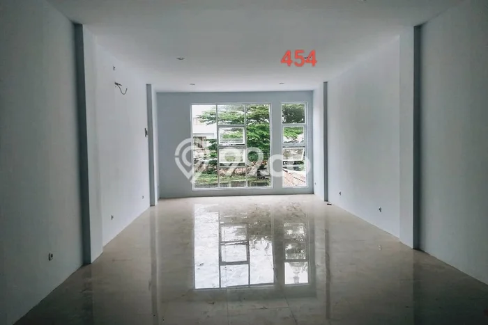 Ruko Lokasi Bisnis Kawasan Cipete, Luas 180m², Akses Strategis Ruko Lokasi Bisnis Kawasan Cipete, Luas 180m², Akses Strategis