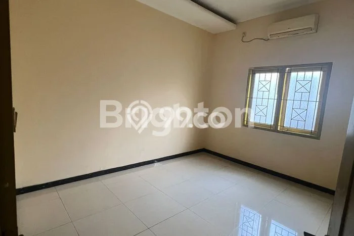 Rumah Mewah LB 200m2 Siap Huni Desain Elegan di Meruya, Jakarta Barat Rumah Mewah LB 200m2 Siap Huni Desain Elegan di Meruya, Jakarta Barat
