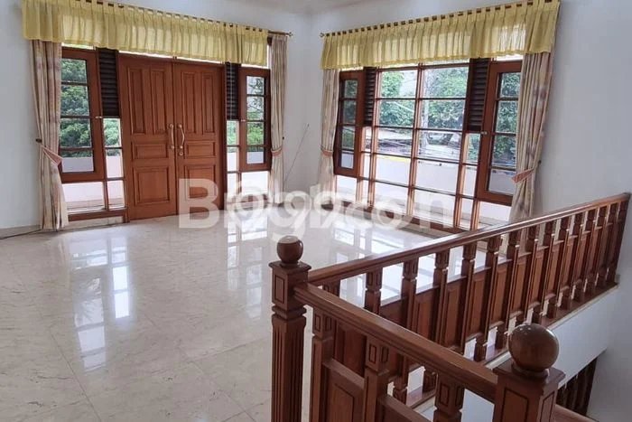 For Sale! Premium House LT 327m2 Desain Modern di Kedoya Baru For Sale! Premium House LT 327m2 Desain Modern di Kedoya Baru