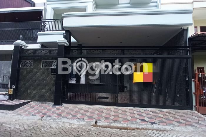 Rumah Elit Modern Tanpa Renovasi di Puri Indah Jakarta Barat Rumah Elit Modern Tanpa Renovasi di Puri Indah Jakarta Barat