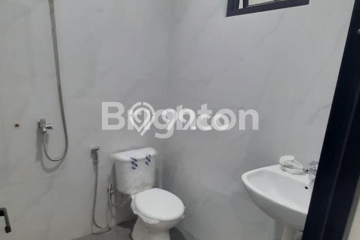 Jual Rumah Eksklusif 3 KT di Meruya, Jakarta Barat Jual Rumah Eksklusif 3 KT di Meruya, Jakarta Barat
