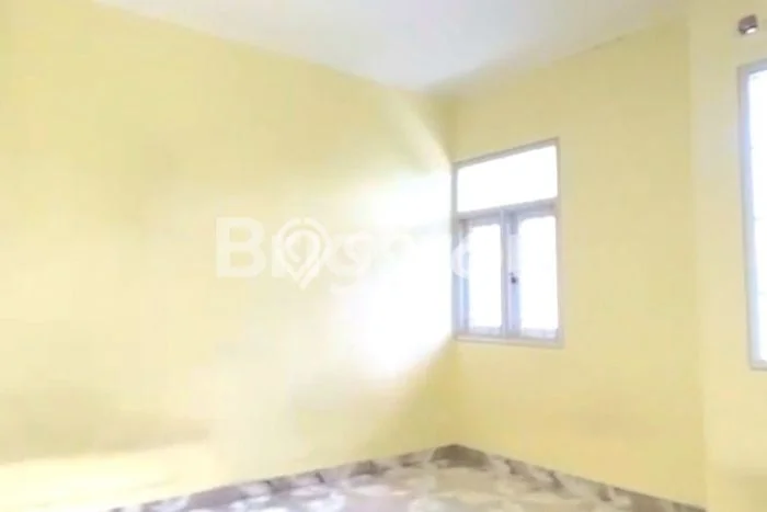 Rumah Asri di Kedoya, 3 KT, Area Strategis, Luas 150m² Bangunan 225m² Rumah Asri di Kedoya, 3 KT, Area Strategis, Luas 150m² Bangunan 225m²