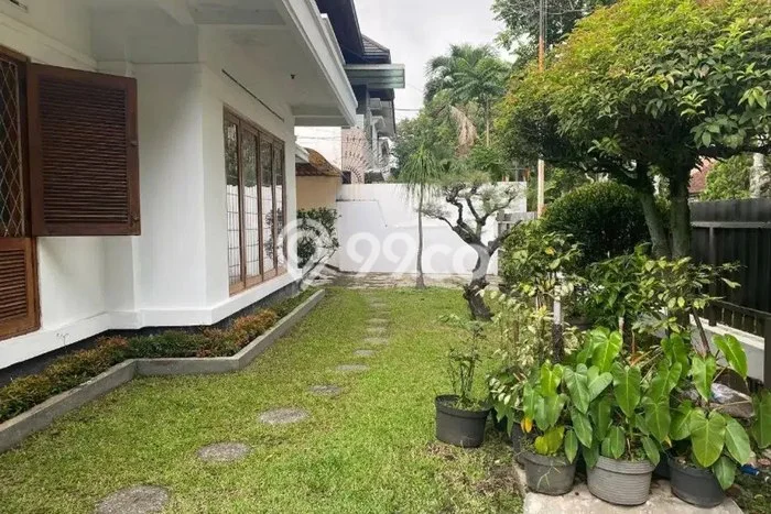 Jual Rumah Mewah Megah Dengan View Eksklusif di Burangrang, Bandung Jual Rumah Mewah Megah Dengan View Eksklusif di Burangrang, Bandung