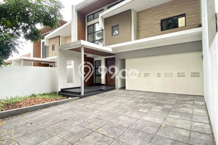 For Sale! Premium House LT 311m2 Desain Elegan di Burangrang For Sale! Premium House LT 311m2 Desain Elegan di Burangrang
