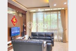 Disewakan! Rumah 4 Kamar Tidur &
4 Kamar Mandi di Pantai Indah Kapuk, Jakarta Utara Disewakan! Rumah 4 Kamar Tidur &
4 Kamar Mandi di Pantai Indah Kapuk, Jakarta Utara