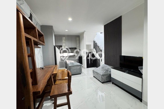 Disewakan! Rumah 3 Kamar Tidur &
3 Kamar Mandi di Pantai Indah Kapuk, Jakarta Utara Disewakan! Rumah 3 Kamar Tidur &
3 Kamar Mandi di Pantai Indah Kapuk, Jakarta Utara