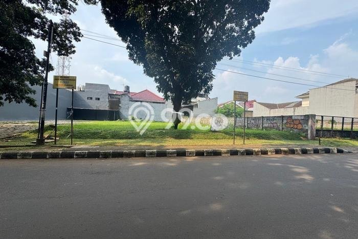 Tanah Dijual Lokasi Strategis di Tangerang Selatan dengan Luas 600m2 Tanah Dijual Lokasi Strategis di Tangerang Selatan dengan Luas 600m2