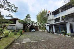 Rumah lokasi Dago, Bandung, LT 1980m² LB 300m² Rumah lokasi Dago, Bandung, LT 1980m² LB 300m²