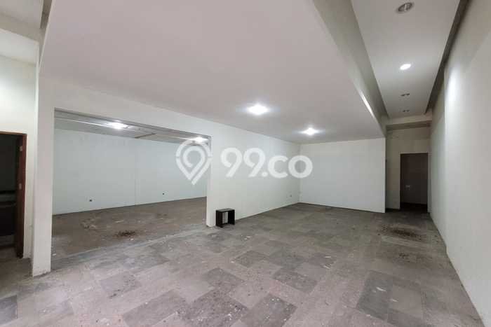 LOKASI PREMIUM! Komersial di Surya Sumantri, Luas 800m², Jalan Utama, Kawasan Komersial LOKASI PREMIUM! Komersial di Surya Sumantri, Luas 800m², Jalan Utama, Kawasan Komersial