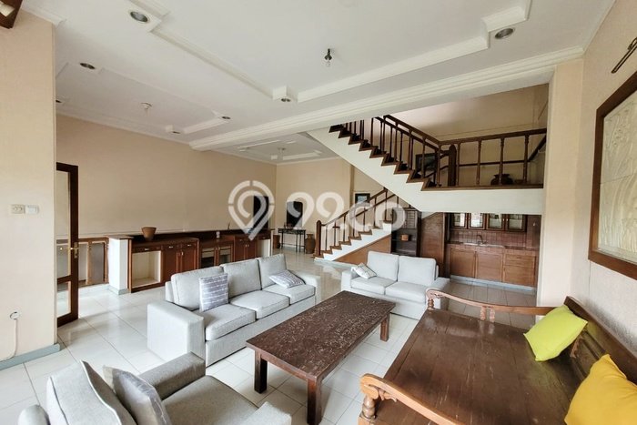 Rumah Elit LB 420m2 Siap Pakai Desain Elegan di Cipaku, Bandung Rumah Elit LB 420m2 Siap Pakai Desain Elegan di Cipaku, Bandung
