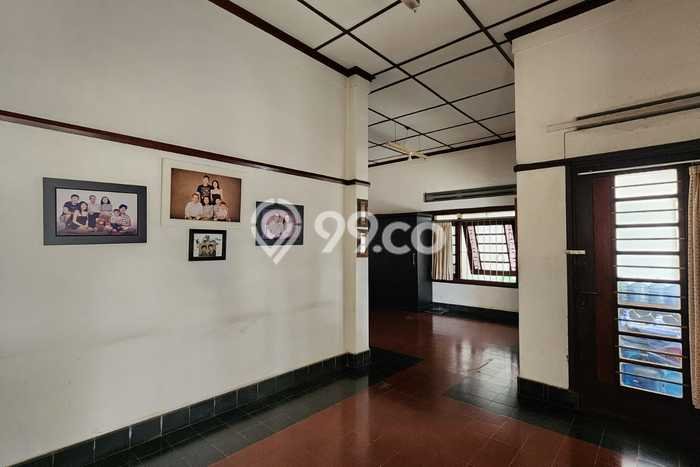 For Sale! Luxury House LT 522m2 Desain Elegan di Sayap Dago For Sale! Luxury House LT 522m2 Desain Elegan di Sayap Dago