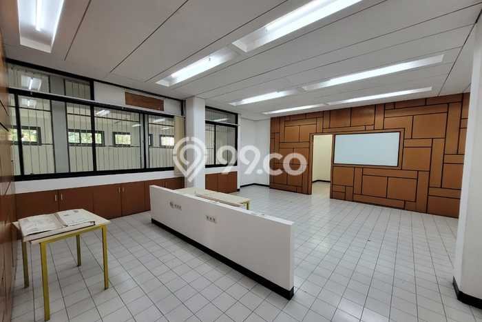 Unit Komersial disewakan di Dago Bandung dengan LT 600m2 / LB 400m2 Unit Komersial disewakan di Dago Bandung dengan LT 600m2 / LB 400m2