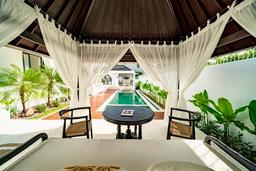 Rumah Mewah LB 555m2 Siap Pakai Desain Elegan di Canggu, Badung Rumah Mewah LB 555m2 Siap Pakai Desain Elegan di Canggu, Badung
