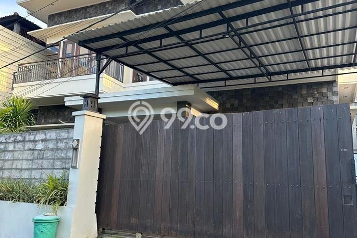 DIJUAL CEPAT! Rumah Ready Stock Lokasi Premium , LT 300m2m² LB 334m2m² DIJUAL CEPAT! Rumah Ready Stock Lokasi Premium , LT 300m2m² LB 334m2m²