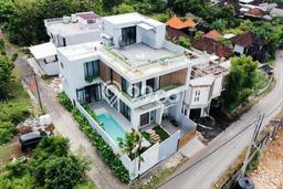 Ready to Use! Premium House LT 250m2 Desain Elegan di Ungasan Ready to Use! Premium House LT 250m2 Desain Elegan di Ungasan