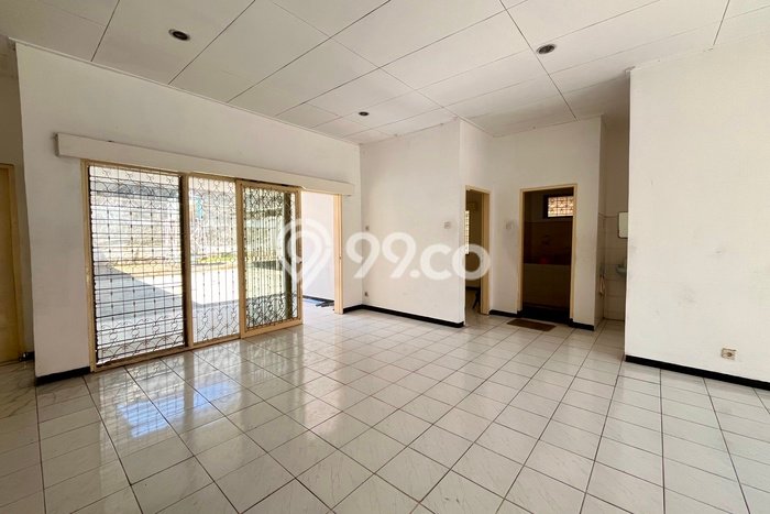LISTING BARU! Rumah di Dukuh Pakis, Ready, 1 KM, Akses Dukuh Pakis, Surabaya, Surabaya, Luas 365m² LB 150m² LISTING BARU! Rumah di Dukuh Pakis, Ready, 1 KM, Akses Dukuh Pakis, Surabaya, Surabaya, Luas 365m² LB 150m²