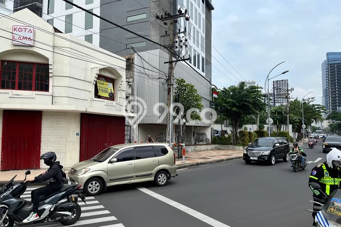 Unit Ruko Disewa Lokasi Genteng, Surabaya Spesifikasi Luas Bangunan 158m2 Unit Ruko Disewa Lokasi Genteng, Surabaya Spesifikasi Luas Bangunan 158m2