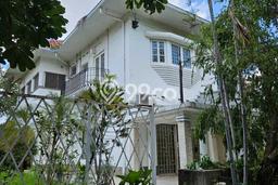 For Sale! Premium House LT 1300m2 Desain Elegan di Dr Sutomo For Sale! Premium House LT 1300m2 Desain Elegan di Dr Sutomo