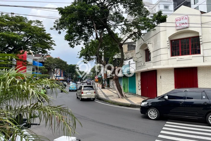 Unit Ruko Disewa Lokasi Genteng, Surabaya Spesifikasi Luas Bangunan 158m2 Unit Ruko Disewa Lokasi Genteng, Surabaya Spesifikasi Luas Bangunan 158m2