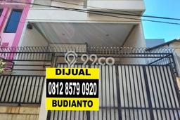 Hunian Eksklusif Siap Huni LT 102m2 di Pademangan, Jakarta Utara Hunian Eksklusif Siap Huni LT 102m2 di Pademangan, Jakarta Utara