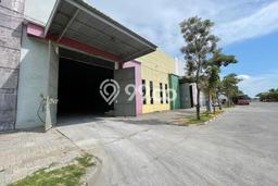 Gudang disewakan di Manyar Gresik dengan luas bangunan 5000m2 Gudang disewakan di Manyar Gresik dengan luas bangunan 5000m2