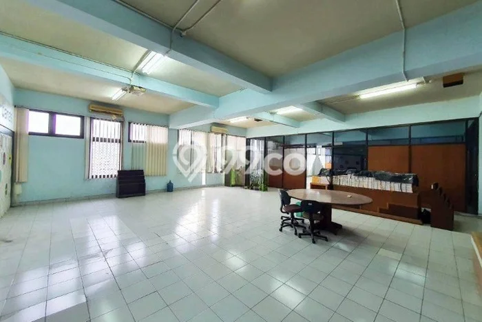 Kantor Disewa di Surabaya dengan LB 8797m2 Area Komersial Ramai Kantor Disewa di Surabaya dengan LB 8797m2 Area Komersial Ramai
