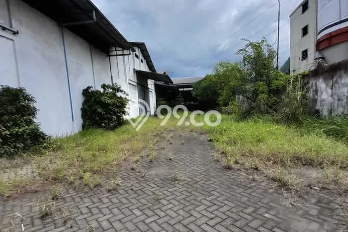 Gudang bagus disewakan di Krian Sidoarjo dengan LB 5000m2 harga sewa terbaik Gudang bagus disewakan di Krian Sidoarjo dengan LB 5000m2 harga sewa terbaik