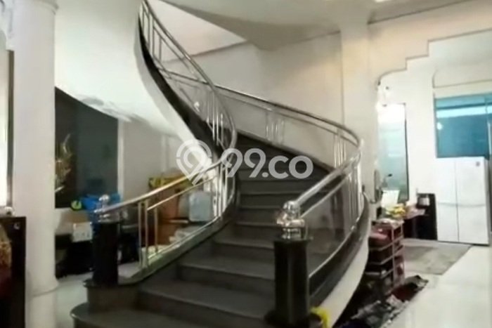 Dijual Rumah Premium dengan Fasilitas Sekitar Komplit di Gubeng, Surabaya Dijual Rumah Premium dengan Fasilitas Sekitar Komplit di Gubeng, Surabaya